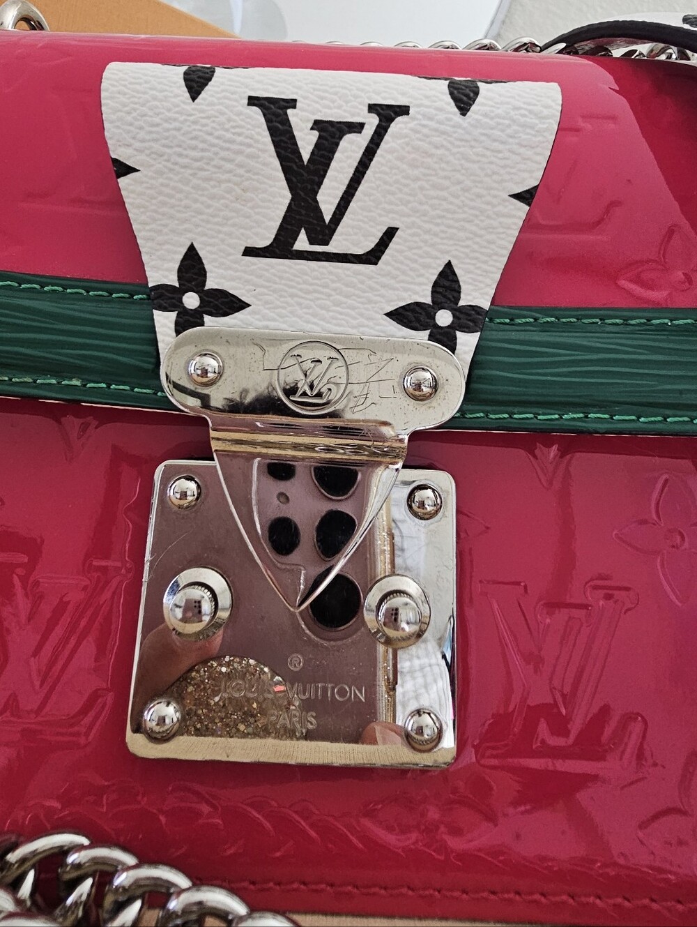 EUC Louis Vuitton Monogram Pink Vernis Wynwood shoulder bag - Picture 3 of 7